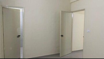 Room in 2 BHK Apartment at Pyramid Elite, Sector 86 – for Rent