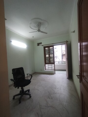 Parking in 3 BHK Builder Floor at Ansal Sushant Lok I, Sector 43 – for Rent