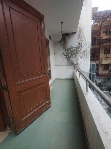 Balcony in 3 BHK Builder Floor at Ansal Sushant Lok I, Sector 43 – for Rent