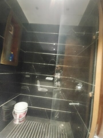 Furnished Amenities in 4 BHK Builder Floor at Ansal Sushant Lok I, Sector 43 – for Rent