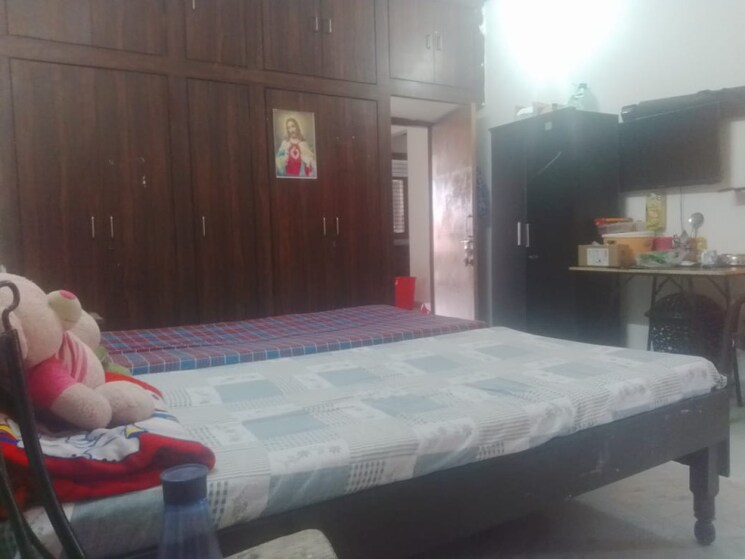 Room, sector 15 Pg For Girls In Sector 15 8214843