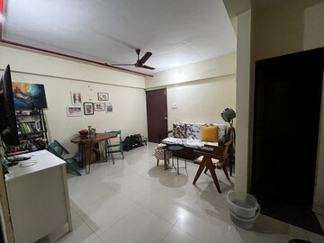 Master Bedroom in 1 BHK Apartment at Soundlines Florence Tower, Lower Parel – for Rent