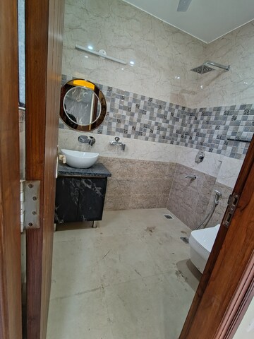 Furnished Amenities in 3 BHK Builder Floor at Sector 51 – for Rent
