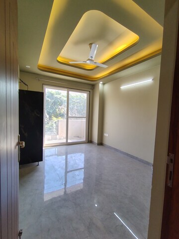 Furnished Amenities in 3 BHK Builder Floor at Sector 51 – for Rent