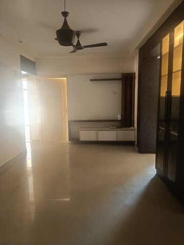 Room in 3 BHK Apartment at Amrapali Silicon City, Sector 76 – for Sale