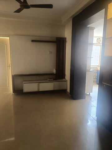 Room in 3 BHK Apartment at Amrapali Silicon City, Sector 76 – for Sale