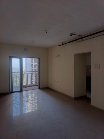 Room in 2 BHK Apartment at Indiabulls Greens, New Panvel – for Sale