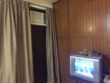 Furnished Amenities in 2 BHK Builder Floor at Lajpat Nagar ii – for Rent