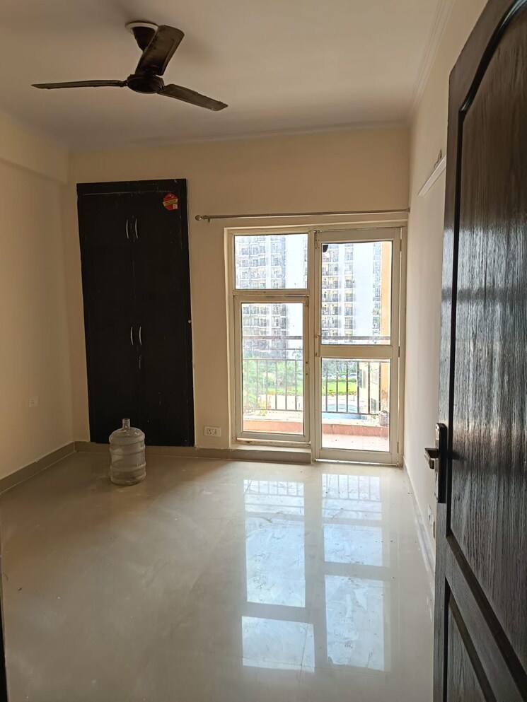 Room, amrapali-silicon-city 3 Bedroom 1420 Sq.Ft. Apartment In Sector 76 Noida 8215032
