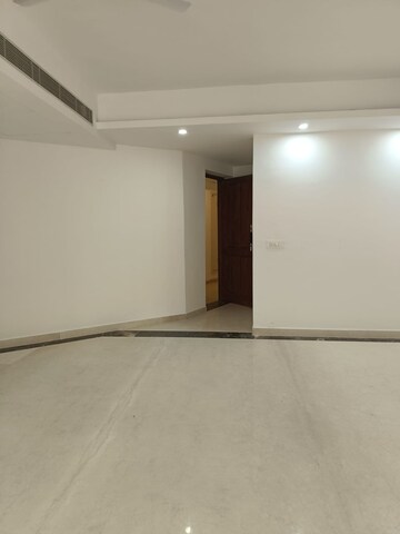 Room in 3 BHK Apartment at Supertech ORB, Sector 74 – for Rent