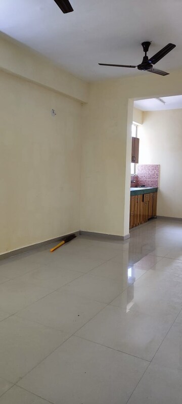 Room in 3 BHK Apartment at Conscient Habitat 78, Sector 78 – for Sale