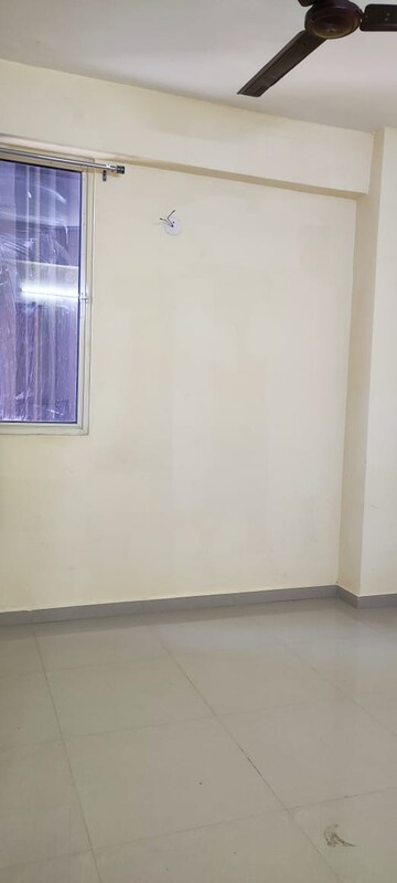 Room in 3 BHK Apartment at Conscient Habitat 78, Sector 78 – for Sale