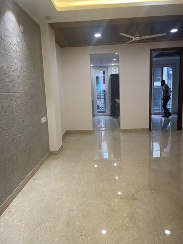Room in 3 BHK Apartment at Kumar Picasso, Hadapsar – for Rent