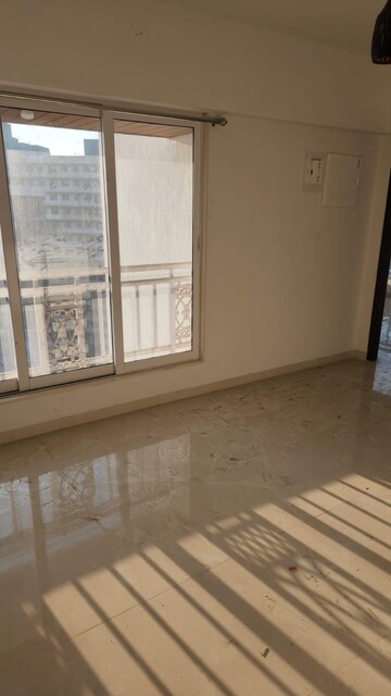 Room in 2 BHK Apartment at Sindhi Society, Chembur – for Rent