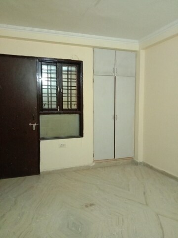 Room in 2 BHK Builder Floor at Dwarka Mor – for Rent