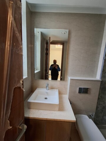 Bathroom in 3 BHK Builder Floor at Ambience Creacions, Sector 22 – for Rent
