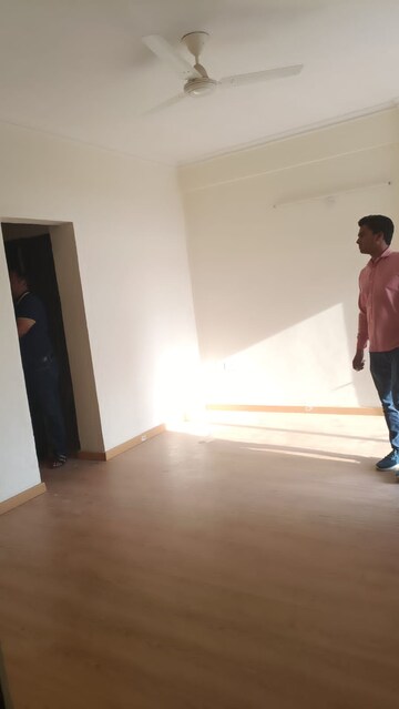 Room in 3 BHK Apartment at Aims Golf Avenue I, Sector 75 – for Rent