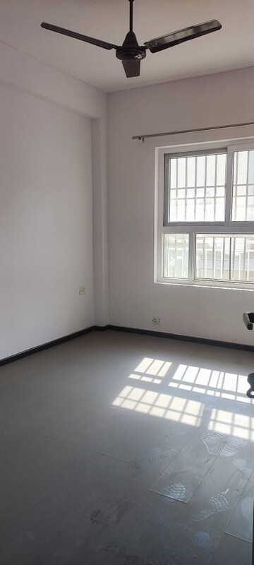 Room in 4 BHK Builder Floor at BPTP Park Elite Floors, Sector 85 – for Sale