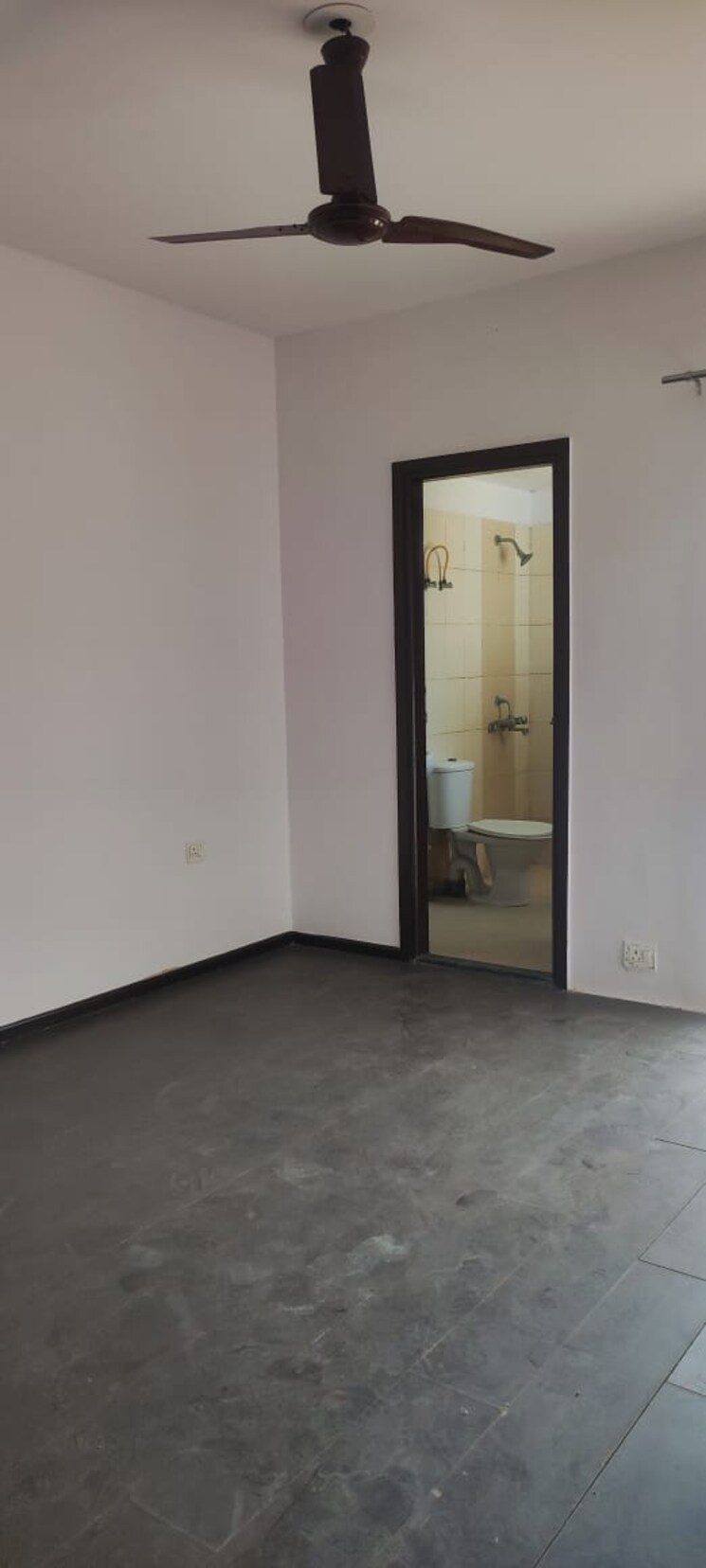 Room, bptp-park-elite-floors 4 Bedroom 300 Sq.Yd. Builder Floor In Sector 85 Faridabad 8215117