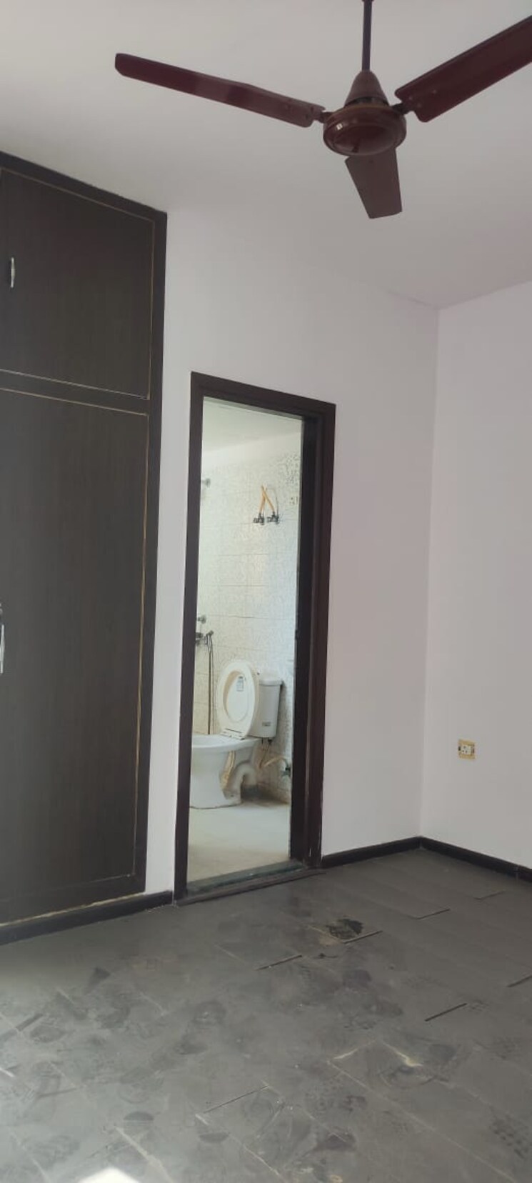 Room, bptp-park-elite-floors 4 Bedroom 300 Sq.Yd. Builder Floor In Sector 85 Faridabad 8215117