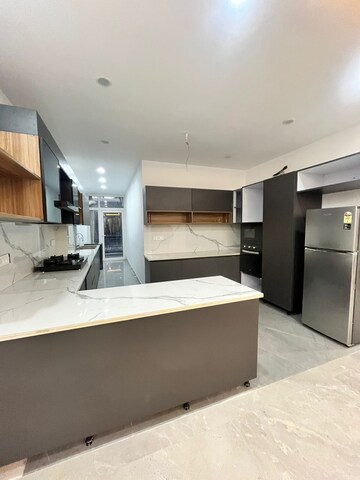 Team Area in 4 BHK Builder Floor at Sector 55 – for Rent