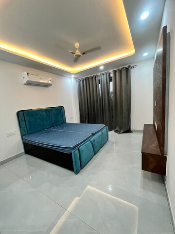 Living Room in 4 BHK Builder Floor at Sector 55 – for Rent