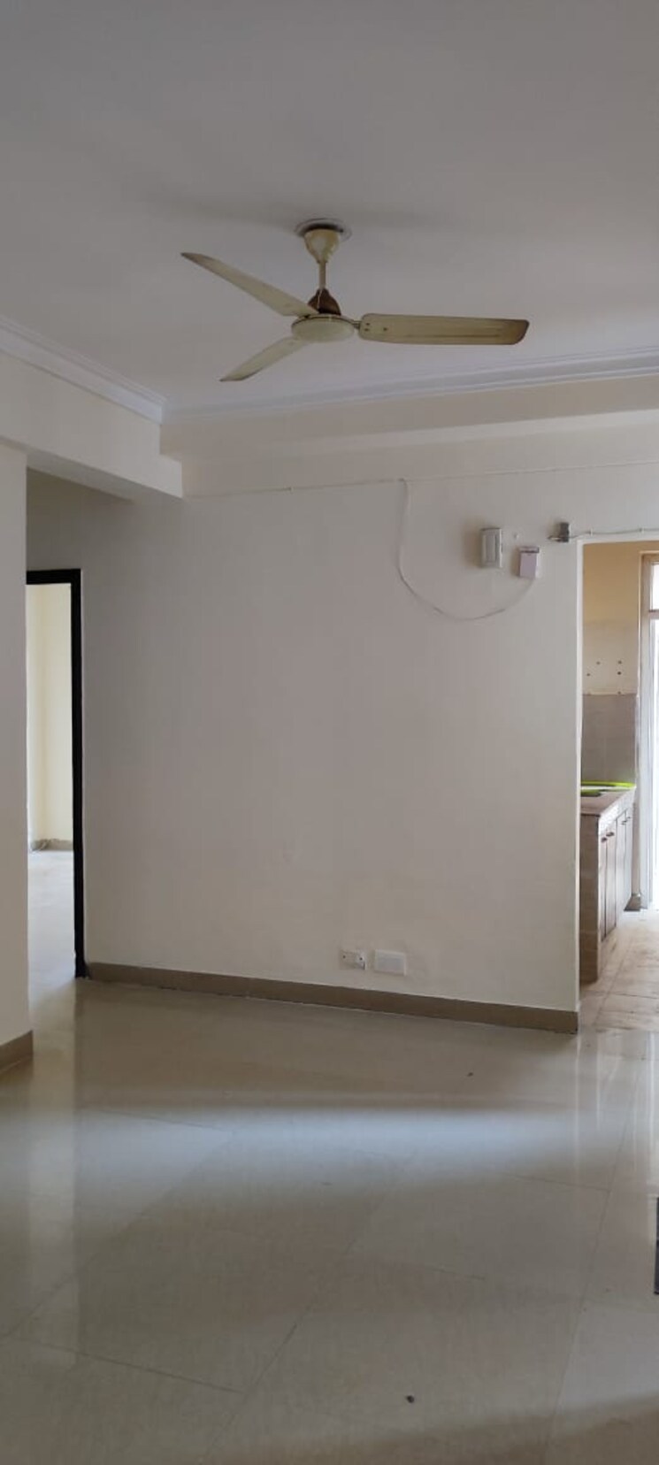 Room, klj-platinum-heights 2 Bedroom 652 Sq.Ft. Apartment In Sector 77 Faridabad 8215146