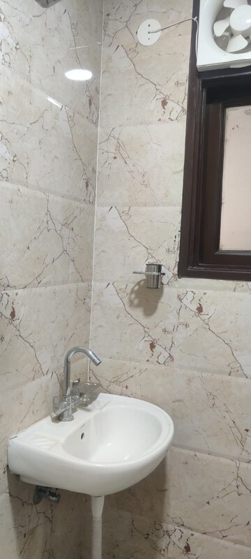 Bathroom in 2 BHK Builder Floor at Faridabad Central – for Rent