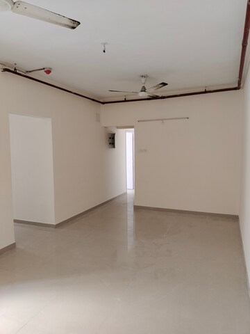 Room in 1.5 BHK Apartment at Indiabulls Greens, New Panvel – for Rent