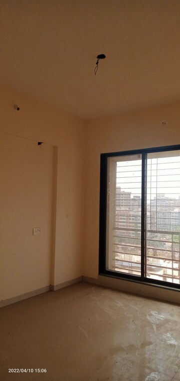Master Bedroom in 2 BHK Apartment at Mahadev Tower, Mira Road – for Rent