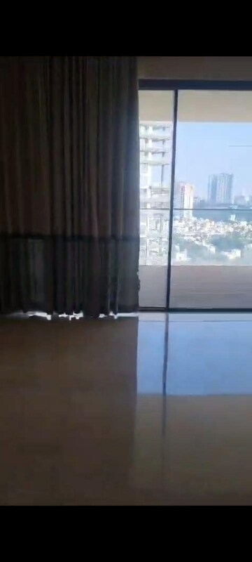 Room in 3.5 BHK Apartment at Embassy Lake Terraces, Hebbal Kempapura – for Rent