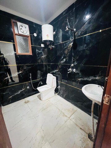 Master Bedroom in 3 BHK Builder Floor at Chattarpur – for Sale