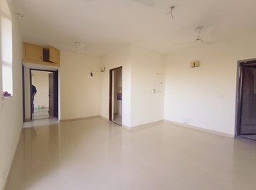 Room in 2 BHK Apartment at Unitech Uniworld Gardens 2, Sector 47 – for Rent