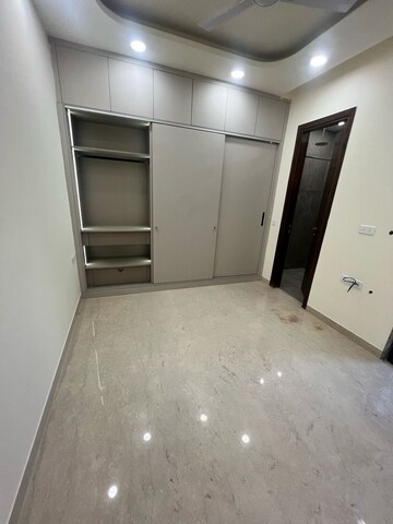 Room in 2 BHK Builder Floor at Lajpat Nagar I – for Rent
