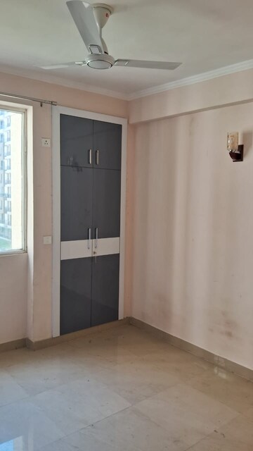 2.5 BHK Apartment For Rent in Amrapali Golf Homes, Sector 4 Greater Noida