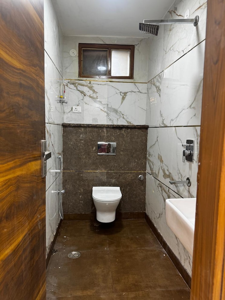 Bathroom, mahavir enclave 1 3 Bedroom 1050 Sq.Ft. Builder Floor In Mahavir Enclave 1 Delhi 8215398