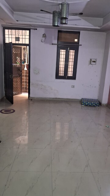 Room in 2.5 BHK Apartment at ABCZ East Avenue, Sector 73 – for Rent
