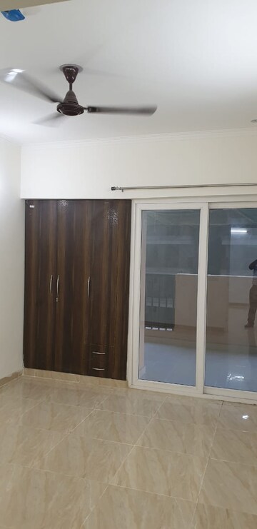 3 BHK Apartment For Rent in Gaur City 2 - 14th Avenue, Sector 16c Greater Noida