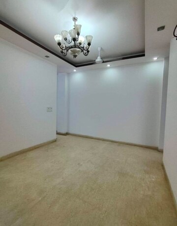Room in 2 BHK Builder Floor at Saket – for Rent