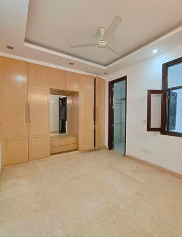 Room in 2 BHK Builder Floor at Saket – for Rent