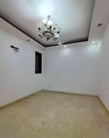 Room in 2 BHK Builder Floor at Saket – for Rent