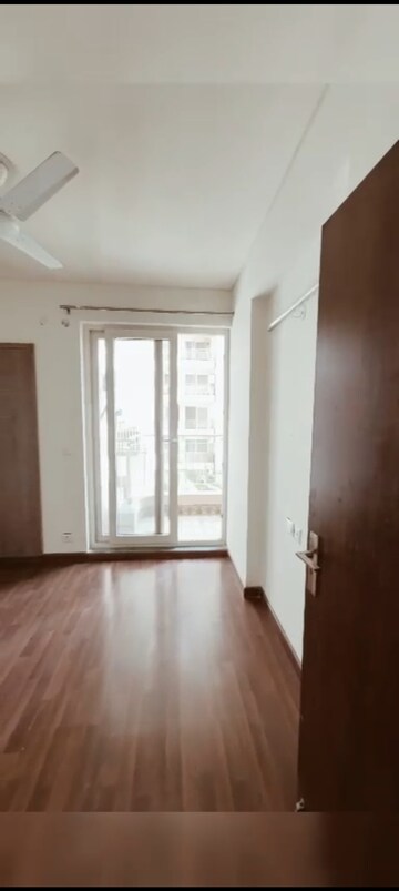 Room in 2 BHK Apartment at BPTP Discovery Park, Sector 80 – for Sale