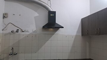 Master Bedroom in 2 BHK Independent House at Gomti Nagar – for Rent