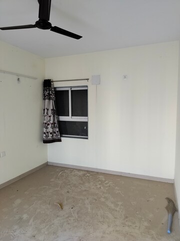 Room in 2 BHK Apartment at Indiabulls Greens, New Panvel – for Rent