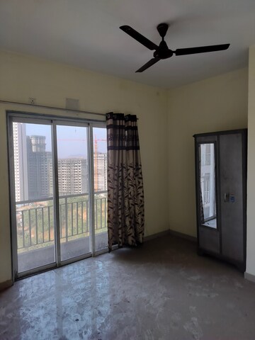 Room in 2 BHK Apartment at Indiabulls Greens, New Panvel – for Rent