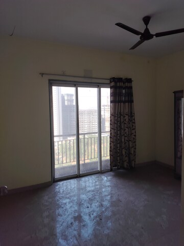 Room in 2 BHK Apartment at Indiabulls Greens, New Panvel – for Rent