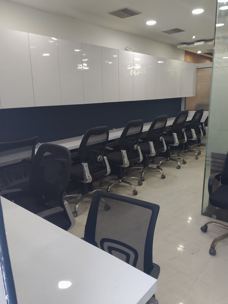 Team Area, netaji subhash place Commercial Office Space 899 Sq.Ft. In Netaji Subhash Place Delhi 8215512