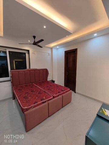 Bedroom in 3 BHK Builder Floor at Sushant Vyapaar Kendra, Sector 43 – for Rent