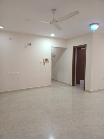 Room in 2.5 BHK Apartment at K Raheja Vistas, Andheri East – for Rent