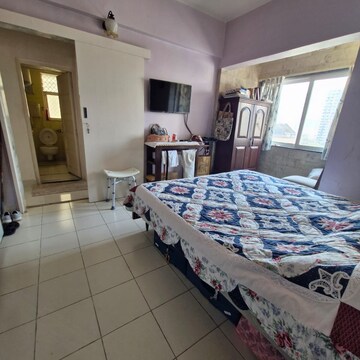 Bedroom in 2 BHK Apartment at Prabhadevi – for Rent